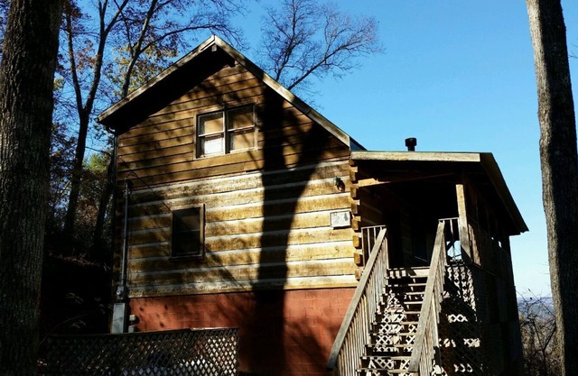 Cabin with beautiful view, on 'Peaceful Side of the Smokies'