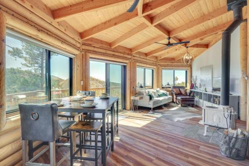 Cabin with Views, 3 Mi to Mount Lemmon Ski Valley!