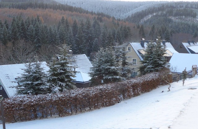 Cable car, lift, slopes, ski schools are within walking distance. Family friendly