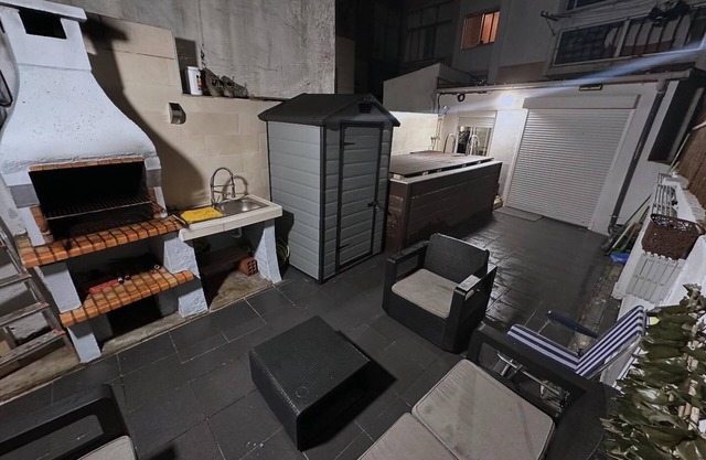 Cacém Maison a cosy apartment with outdoor space Grill facilities and 3 bedrooms