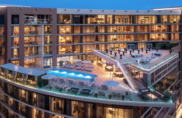 Caesars Republic Scottsdale, a Hilton Hotel