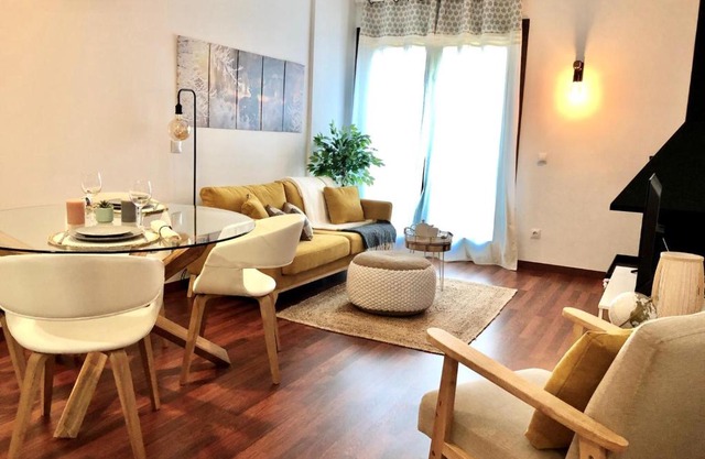 Cal Xera - Acollidora planta baixa amb jardí privat i llar de foc