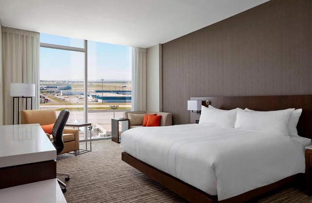 Calgary Airport Marriott In-Terminal Hotel