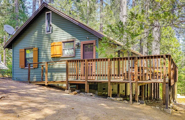 California Mountain Cabin w/Lake Access & Deck!