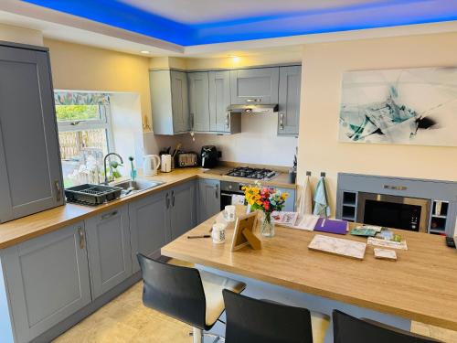 Calm Oasis Honley Bridge