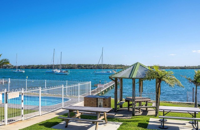 Camawood Unit 1 magnificent views up the Clarence River