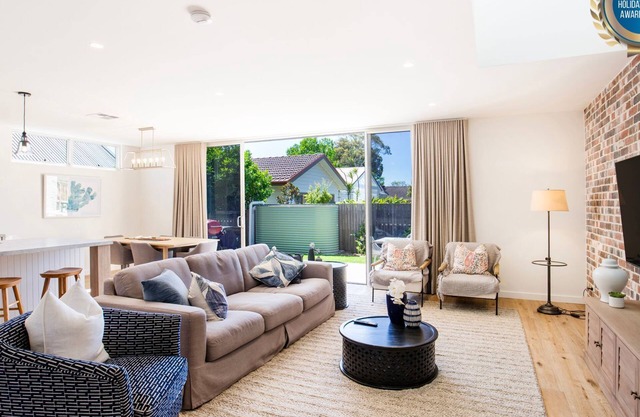 Camellia - Pet Friendly - 3 Min Walk to Centre of Berry