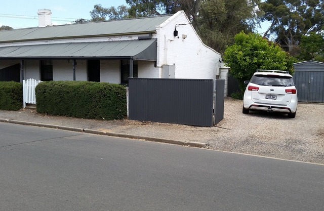 Cameron Street Cottage, Walk to Gawler's Main Street