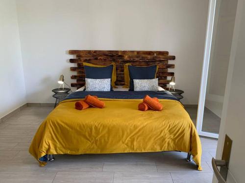 Caminu di porto vecchio*. (Piscine chauffée)