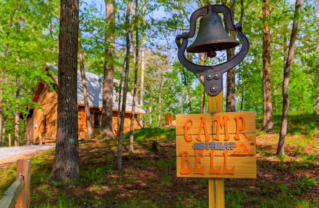 Camp Bell at Twin Rivers - Peaceful Cabin w/Firepit & Outdoor Movie Projector!