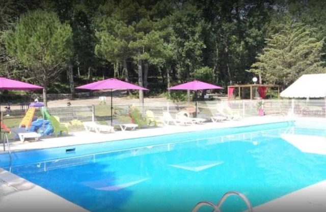 Camping 3 étoiles - Piscine - cca0ge0