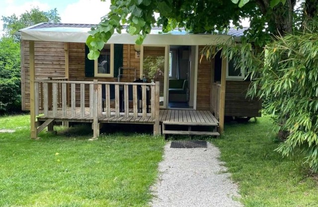 Camping 3 étoiles - Piscine - ccaacia