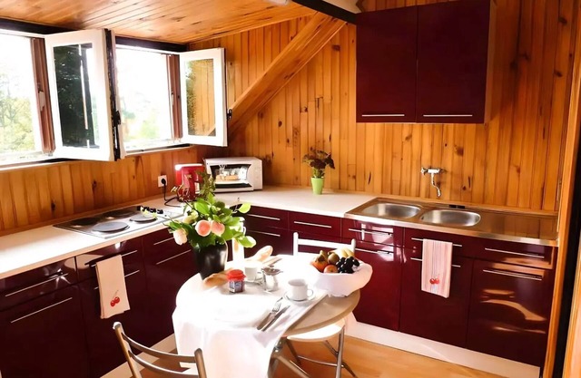Camping des Bains * - Apartment n°1 - 1 bedroom 2 to 3 people - 2 pers. included in the tariff