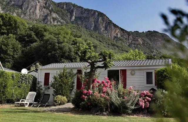 Camping ecovillage SOLEIL DU PIBESTE * - Mobile home GAvarnie 3 bedrooms = +sheets + towels +household 6 people