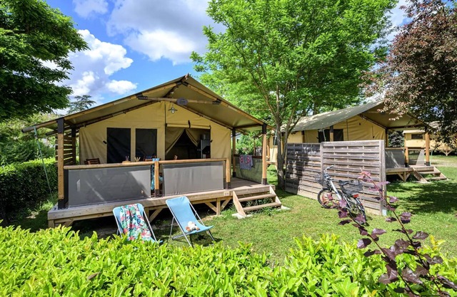 Camping Flower le Château* - Lodge Bali 3 rooms 4/5 people Without sanitary facilities