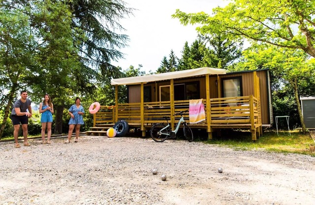 Camping la Chapoulière* - 3-room cottage for 4 people with air conditioning