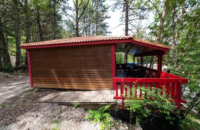 Camping La Pinède* - 2-room PRM chalet for 2 people