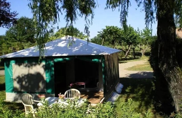 Camping La Rouvière Les Pins* - 3 Room Canvas Bungalow 4 People
