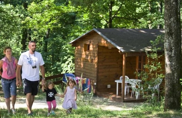 Camping Les Monts d'Albi**** - 3-Room Chalet for 6 People - Trapper's Hut