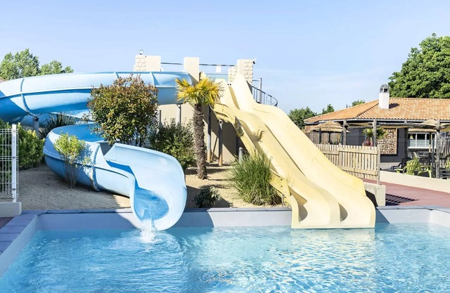 Camping Romanée L'Evasion* - Comfort mobile home 3 rooms 4 people