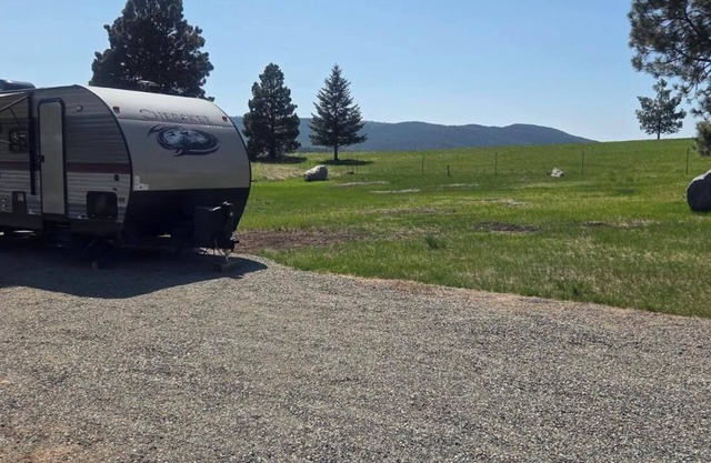 Camping with a view! Less than ten minutes to the quaint town of Eureka, MT.