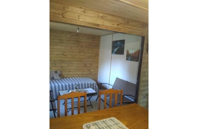 Campos de Dios Cabin between streams and mountains