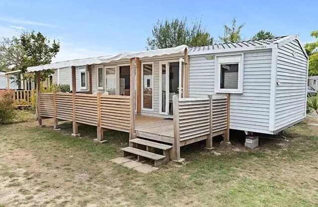 Campsite Domaine des Tours* - Mobile home Comfort 4 rooms 6 people