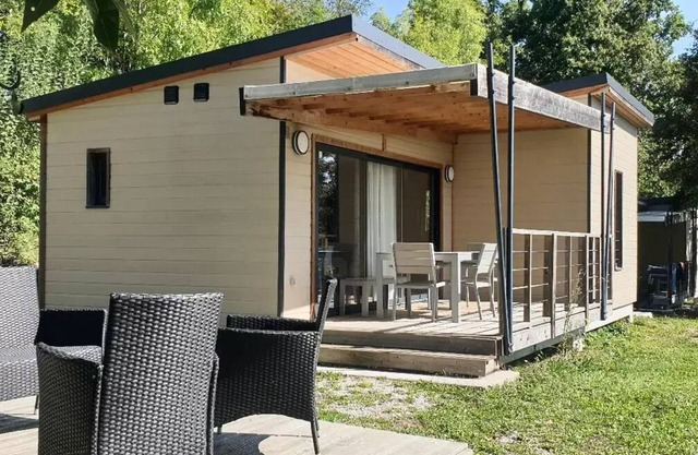 Campsite Domaine de l'Epinette* - 3 Room Chalet 5 People River View