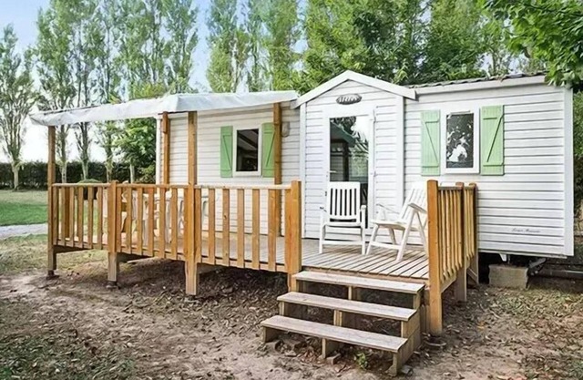 Campsite Le Domaine des Iscles* - Mobil-home Classic 3 rooms 4 adults + 2 children