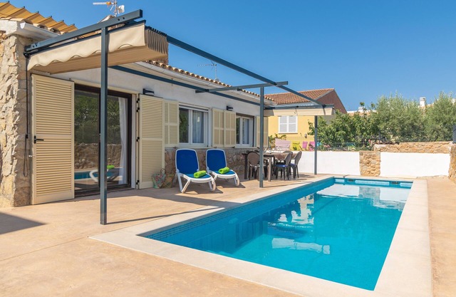 CAN CLAVELL - Nice holiday home with private pool near the beach. Free WIFI