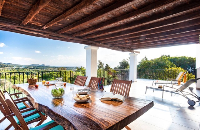 Can Macia, villa in Santa Eulalia with breathtaking sea views and sunrises