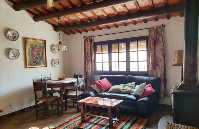 Can Mas Pere - Authentic village apartment