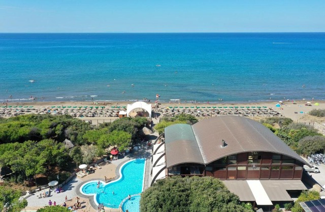 Canado Family Hotel