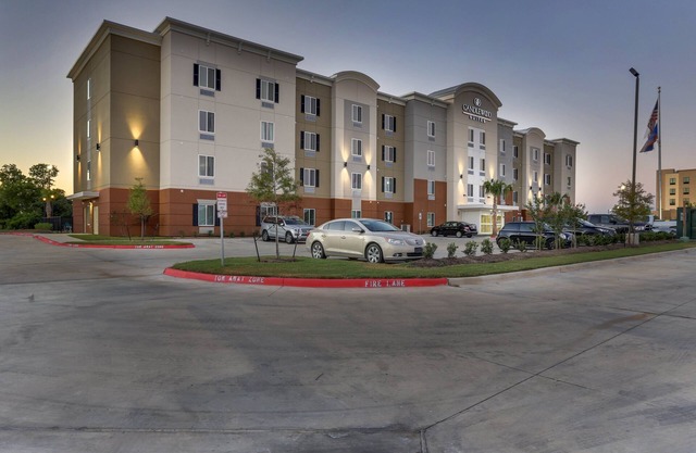 Candlewood Suites College Station At University by IHG