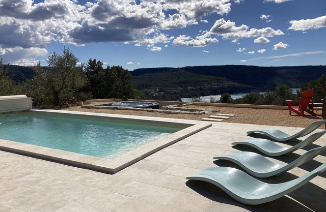 "cap Esparron" Belle Villa 4 Étoiles Splendide vue lac et Piscine