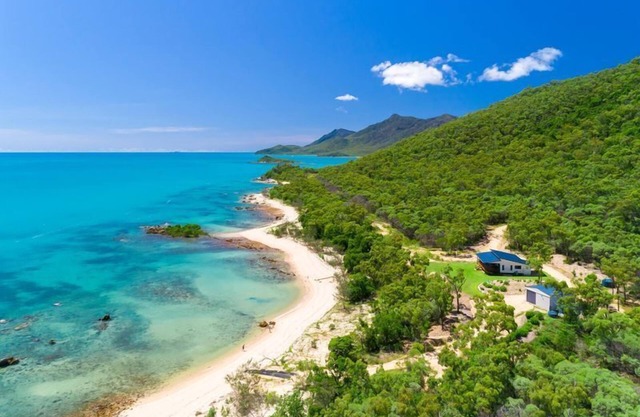 'Cape Gloucester Retreat', beachfront seclusion!