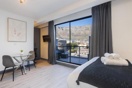 Cape Town Studio - Table Mountain Views, Gym, Free Parking, Free WiFi