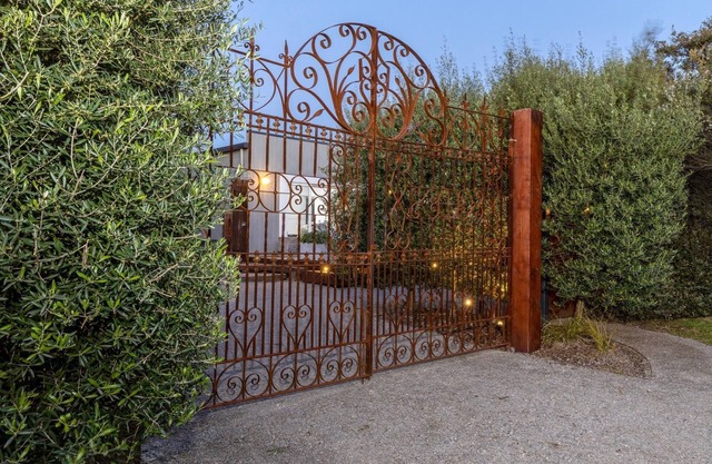 Capella Villa No. 1 - Gorgeous Seaside 2 bedroom Grand Villa