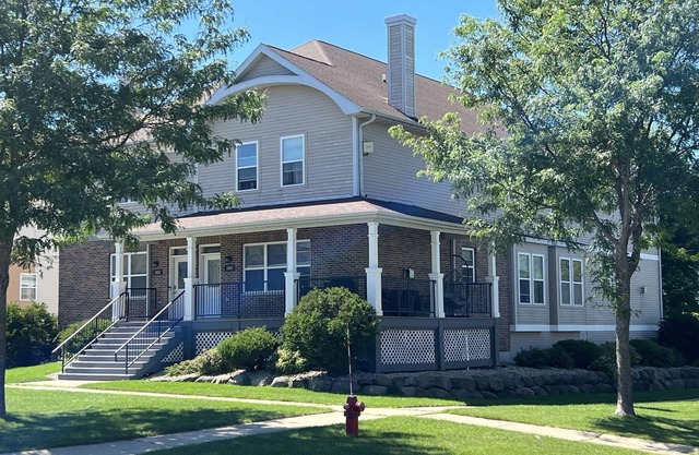 Capital PrimeTime - 6 Miles from Madison w/fireplace