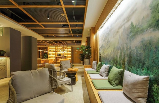 CapitalAirport Autumnfruit SHotel second