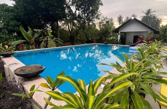 Captain's Cabin Resort