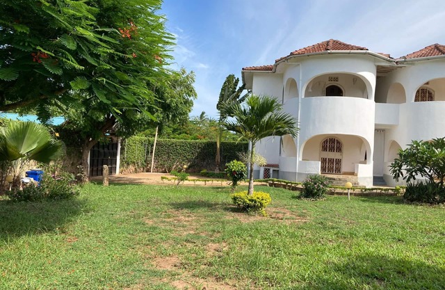 Captivating 1-Bed Apartment, with a nice garden