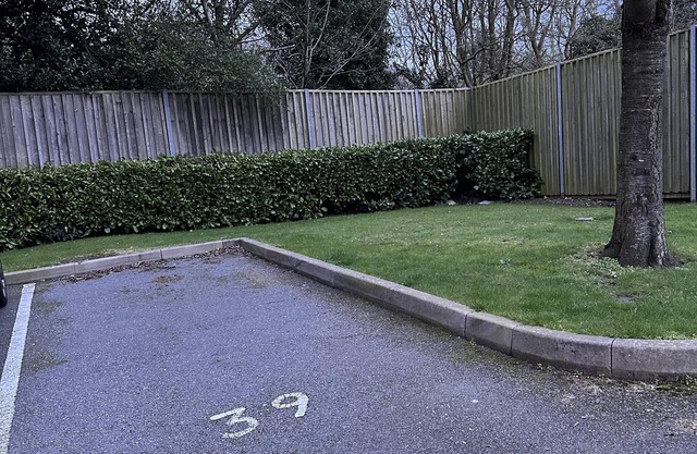 Captivating 2-bed Apartment in West Bromwich