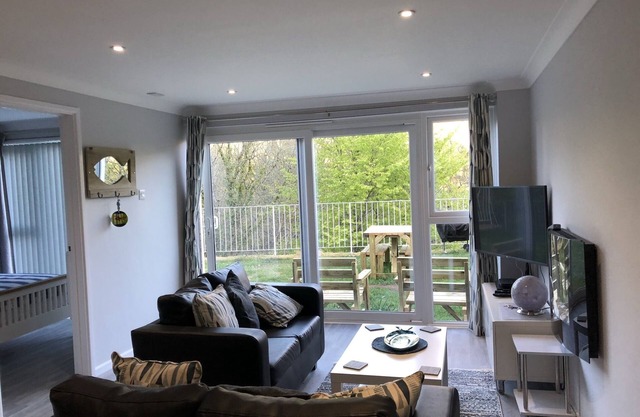 Captivating 2-Bed Villa in Millendreath near Looe