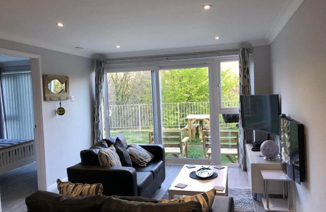 Captivating 2-Bed Villa in Millendreath near Looe