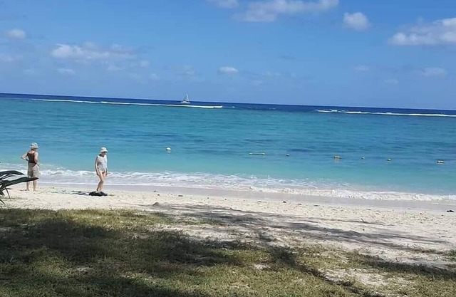 Captivating 3-bed Apartment in Flic en Flac