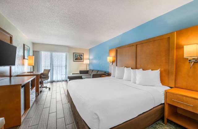 Captivating Oceanview Suite w/Balcony - Perfect for Family Fun | 2 Units