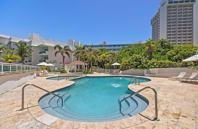 Caribe Studio | Urban waterfront Caribbean getaway