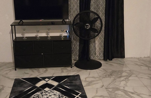 CARLA'S ELITE CASSA