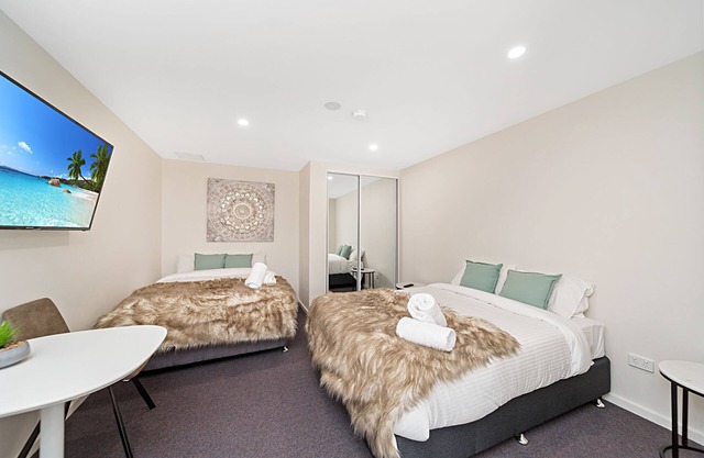 Carlton Suites